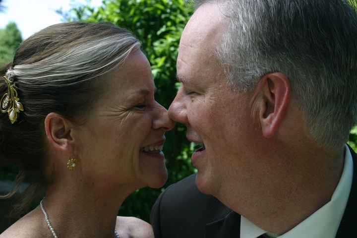 One month later....my wedding thoughts, with pics! Yay!--Super pic heavy, back with more