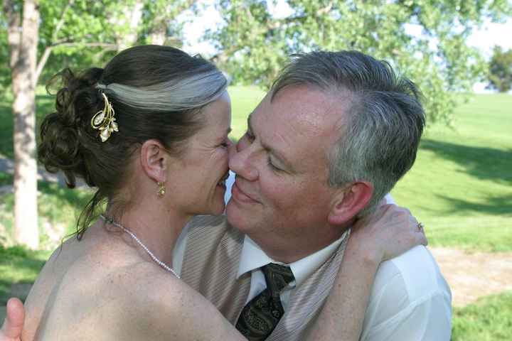 One month later....my wedding thoughts, with pics! Yay!--Super pic heavy, back with more