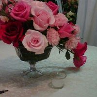 My centerpiece sample (pics!)...I'm so happy with them