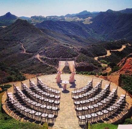 Ideas for ceremony seating on the beach for 200 people 1