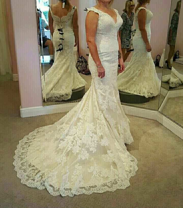 Show off those dresses!
