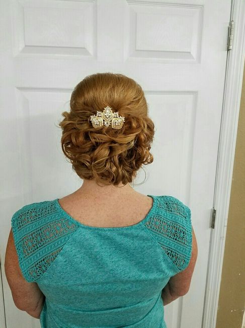 Show me your wedding hair!