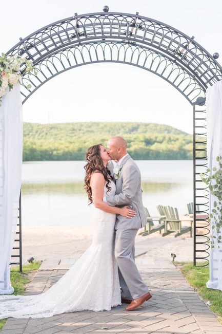first kiss as Mr. & Mrs.