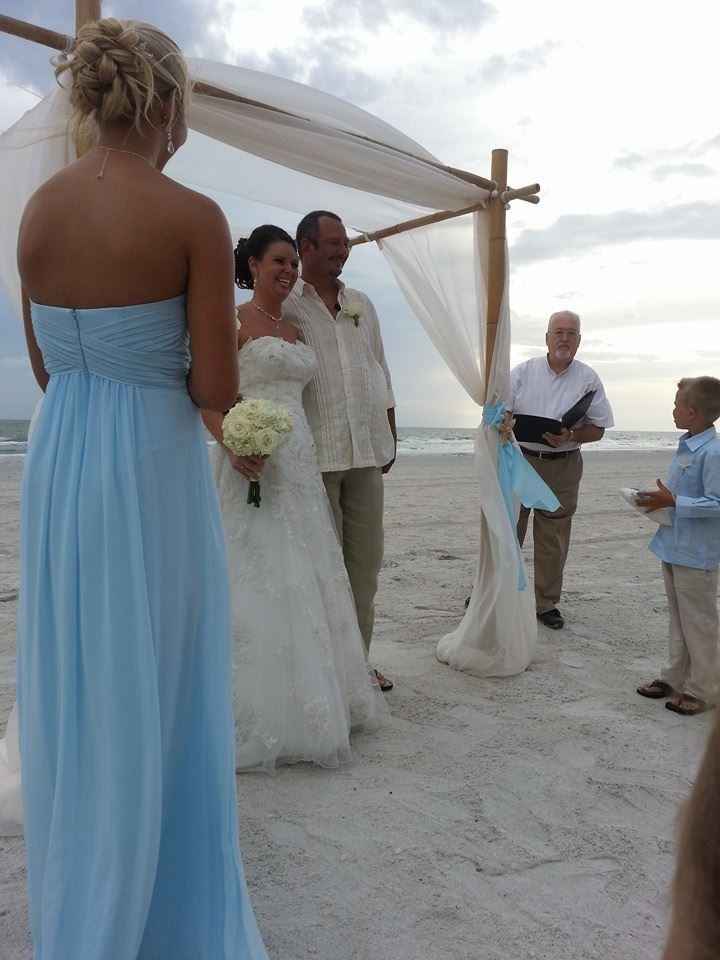 We're finally BAM!!!! with non-pro pics from our beach wedding! :) (Pic heavy!)