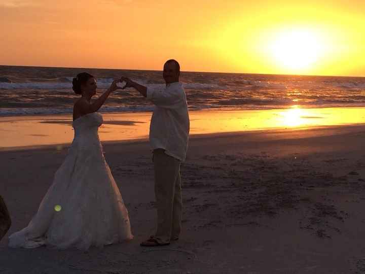 We're finally BAM!!!! with non-pro pics from our beach wedding! :) (Pic heavy!)