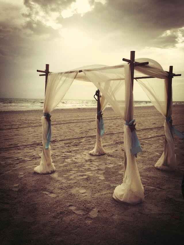 We're finally BAM!!!! with non-pro pics from our beach wedding! :) (Pic heavy!)