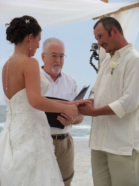 We're finally BAM!!!! with non-pro pics from our beach wedding! :) (Pic heavy!)