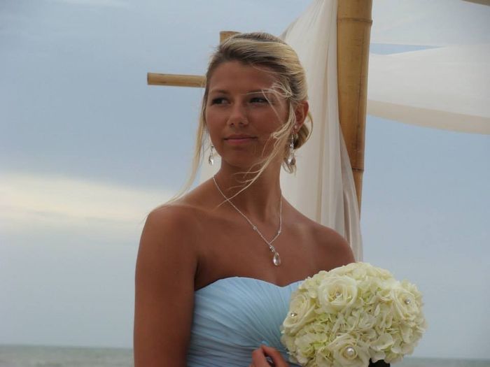 We're finally BAM!!!! with non-pro pics from our beach wedding! :) (Pic heavy!)