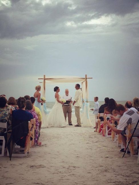 We're finally BAM!!!! with non-pro pics from our beach wedding! :) (Pic heavy!)