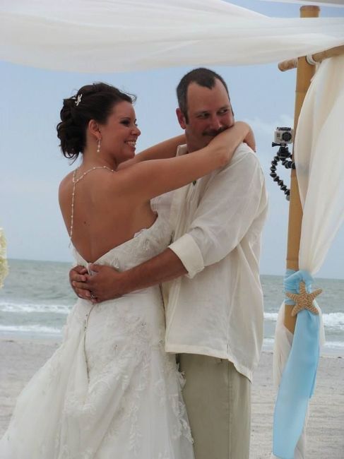 We're finally BAM!!!! with non-pro pics from our beach wedding! :) (Pic heavy!)