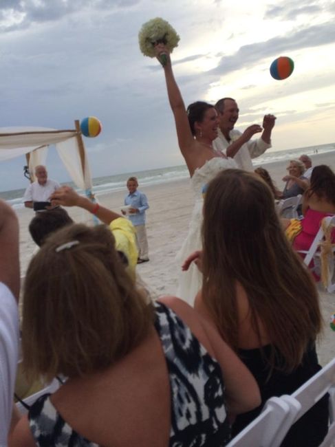 We're finally BAM!!!! with non-pro pics from our beach wedding! :) (Pic heavy!)