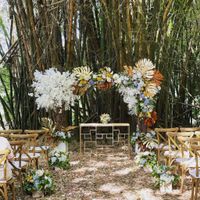 Who was surprised on their wedding decorations? - 1