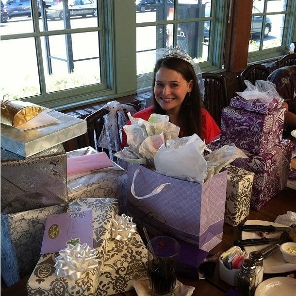 I forgot that I had my Bridal Shower last month (pics)