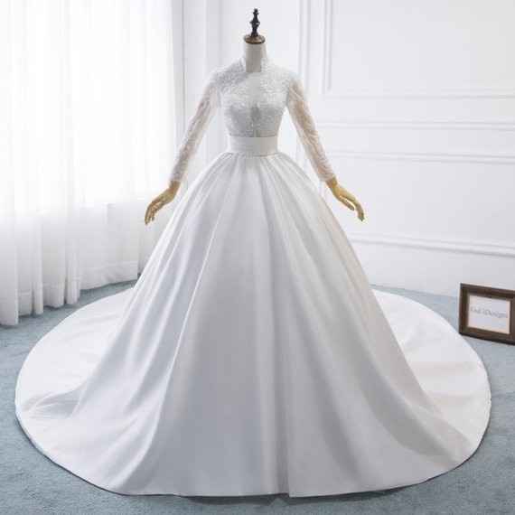 classic look for NYE wedding or no