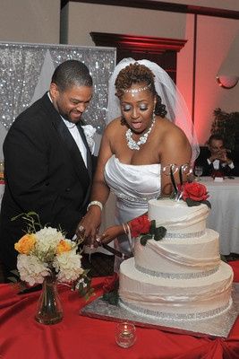 How much was your cake?!? Do u have pictures?