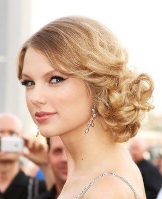 WEDDING HAIR? How are you doing your hair the day of?