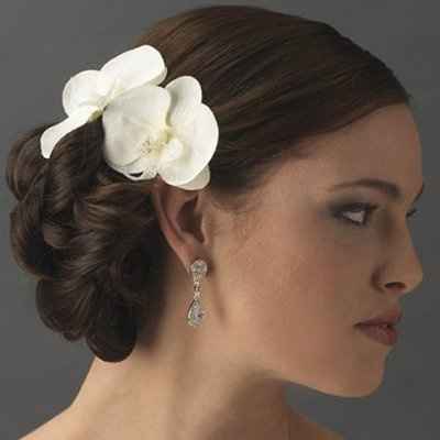 WEDDING HAIR? How are you doing your hair the day of?