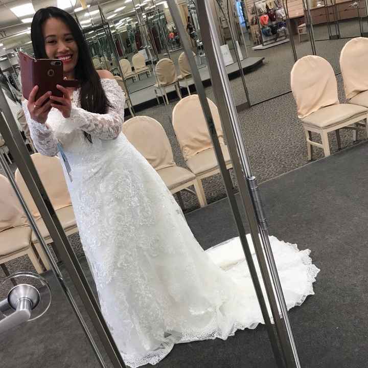 Long sleeve wedding dress love!