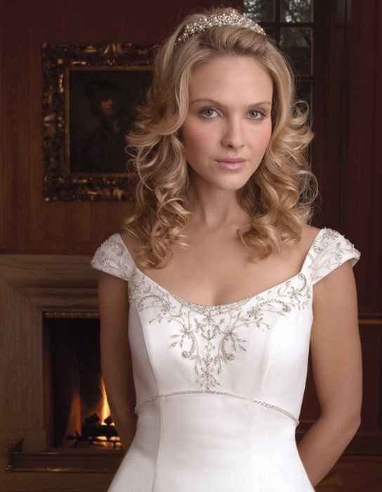 Hair/Makeup.. still not sure *ETA Pictures*