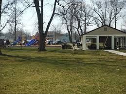 HELP WITH WEDDING DECORATIONS!!!