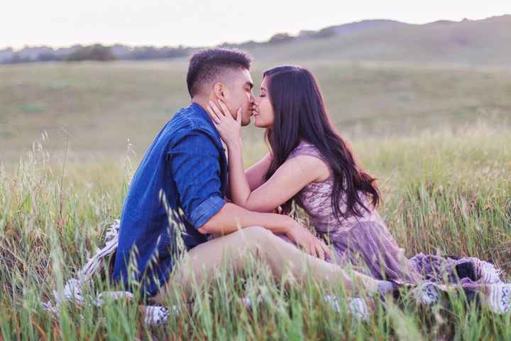Show me your favorite Engagement Pictures!