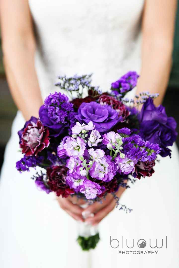 What color flowers to go with lapis (dark purple) dresses?