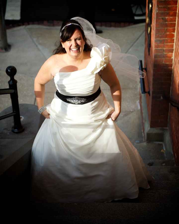 wearing a sash with ur dress? lemme see! need ideas