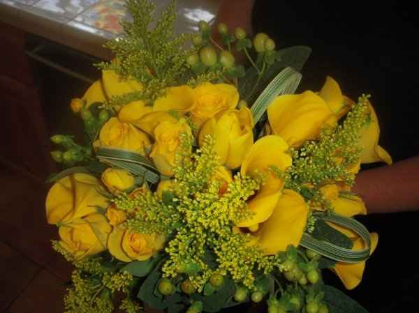 Bouquet color choices...suggestions welcome!