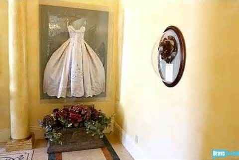 an unique way to display your dress