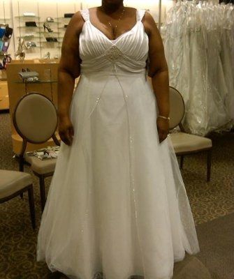 Dai & Sha Go To David's Bridal (pics)