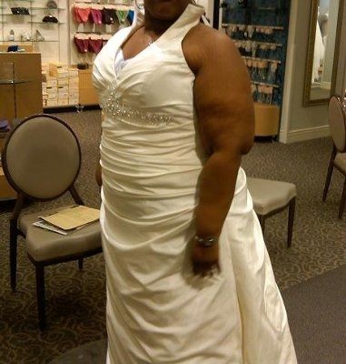 Dai & Sha Go To David's Bridal (pics)