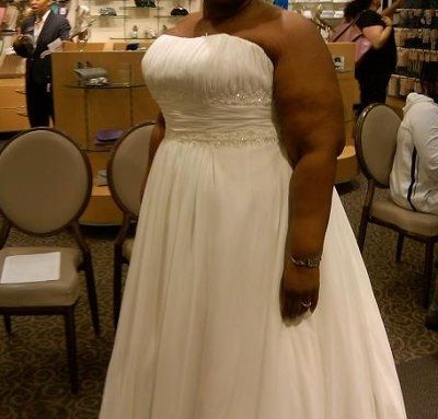 Dai & Sha Go To David's Bridal (pics)