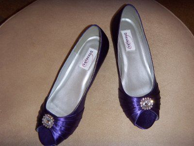 I've got..... SHOES!!! ~finally~ and they are not high heels! (pic)