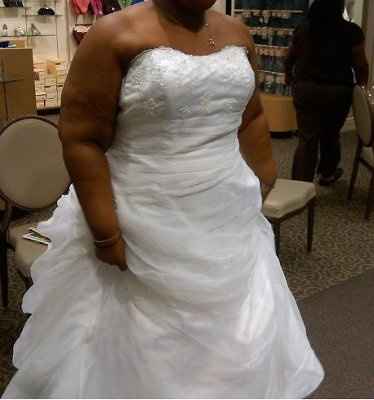 Dai & Sha Go To David's Bridal (pics)