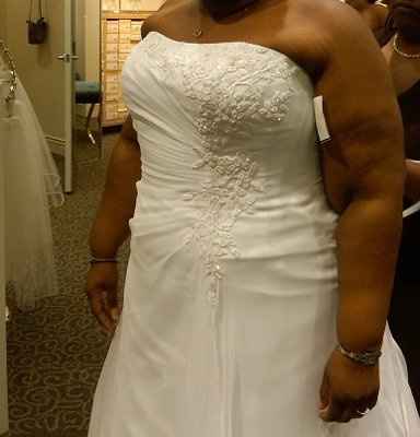 Dai & Sha Go To David's Bridal (pics)