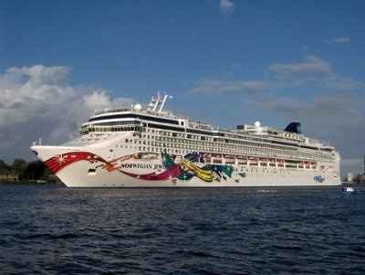 would love to talk to brides to be that are getting married on a cruise