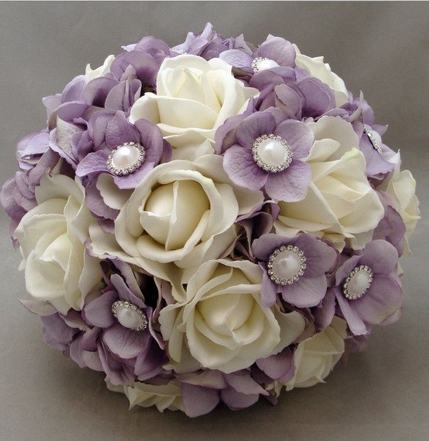 Fake flowers for the bouquet