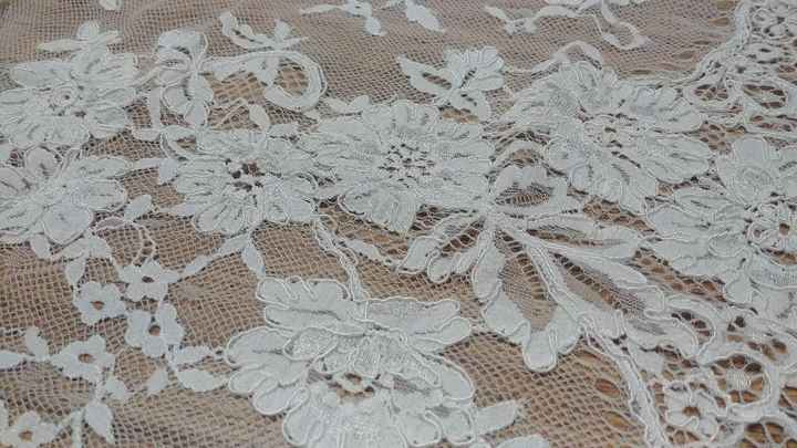 Lace overlay