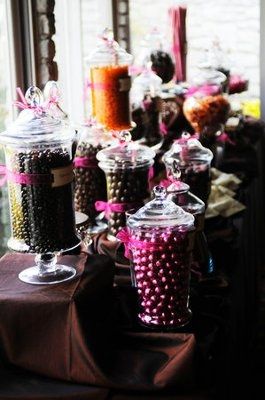 I am looking for amemerican ideas for my french wedding (july 3rd, 2011) in Paris