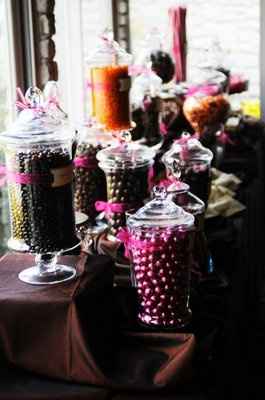 I am looking for amemerican ideas for my french wedding (july 3rd, 2011) in Paris