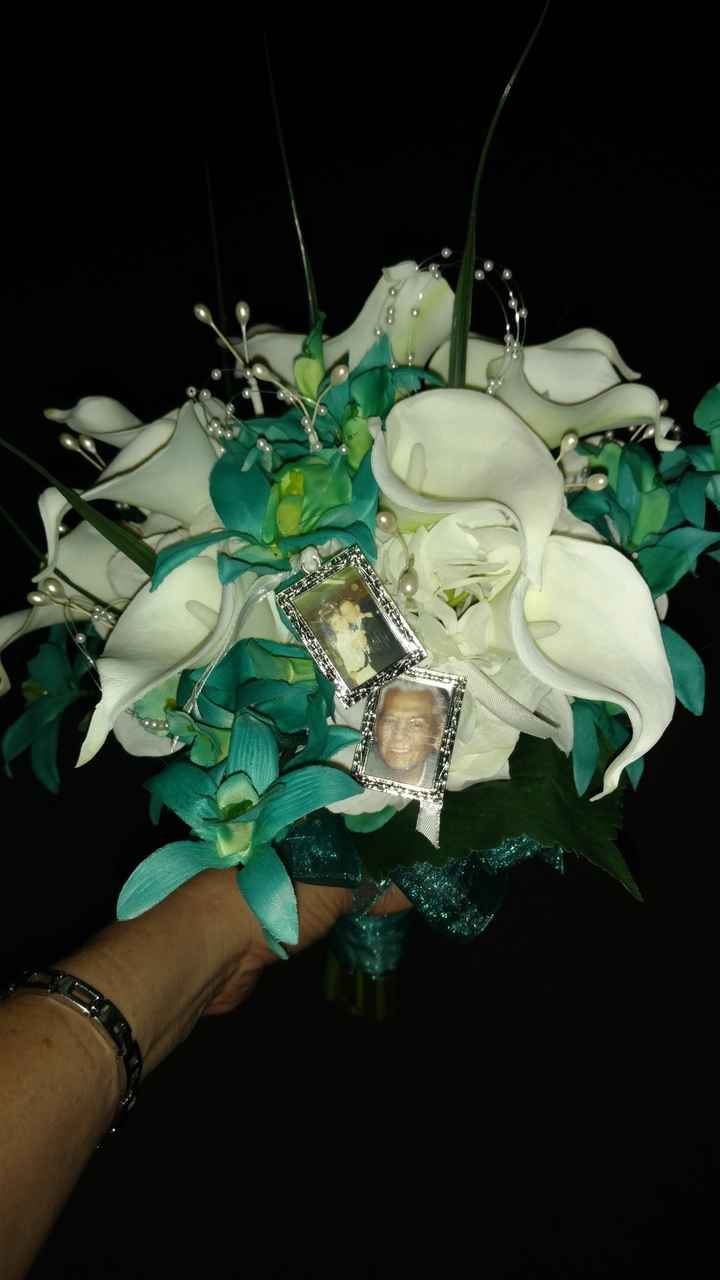 Pro vs. DIY bouquets