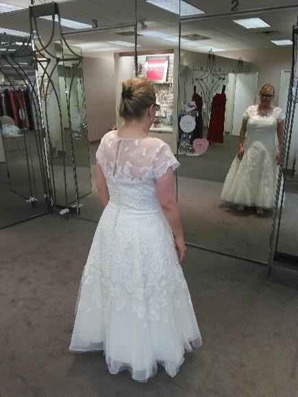 Here's my dress!! What do you guys think?