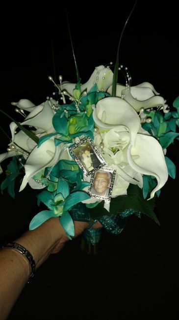 Pro vs. DIY bouquets