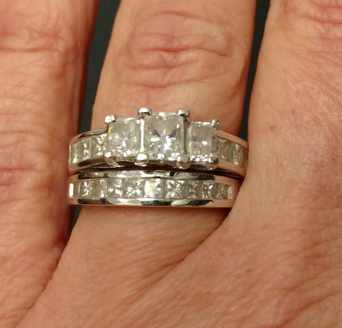 Twist on the ol' Ring Pics!