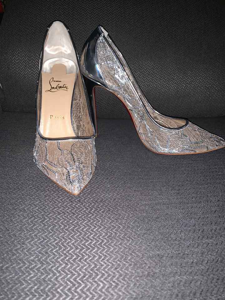 Show me your shoes! - 1