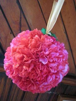 DIY hanging kissing ball for ceremony isle