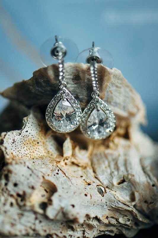 Drop diamond earrings
