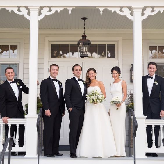 Having only bridesmaids and no groomsmen! Weird? 1