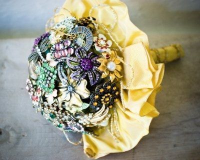 DIY button bouquet UPDATED... opinions needed