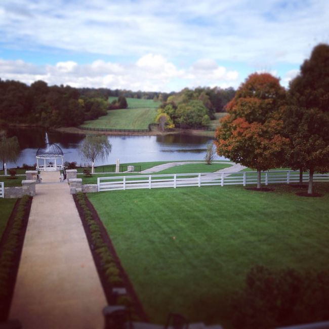 Do you have a photo of your ceremony location? SHARE UR PICTURE!